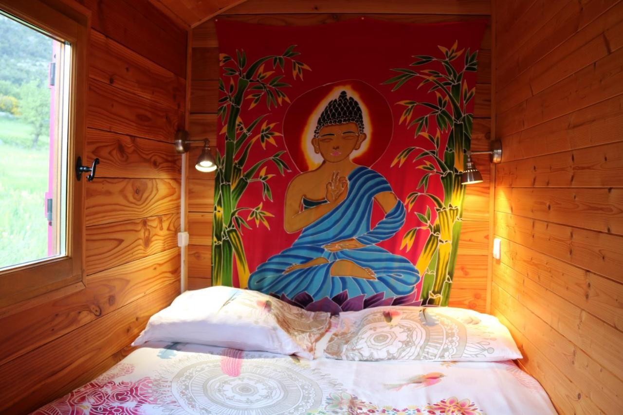 Ferme Saint Pierre Hotel Bargeme Ngoại thất bức ảnh