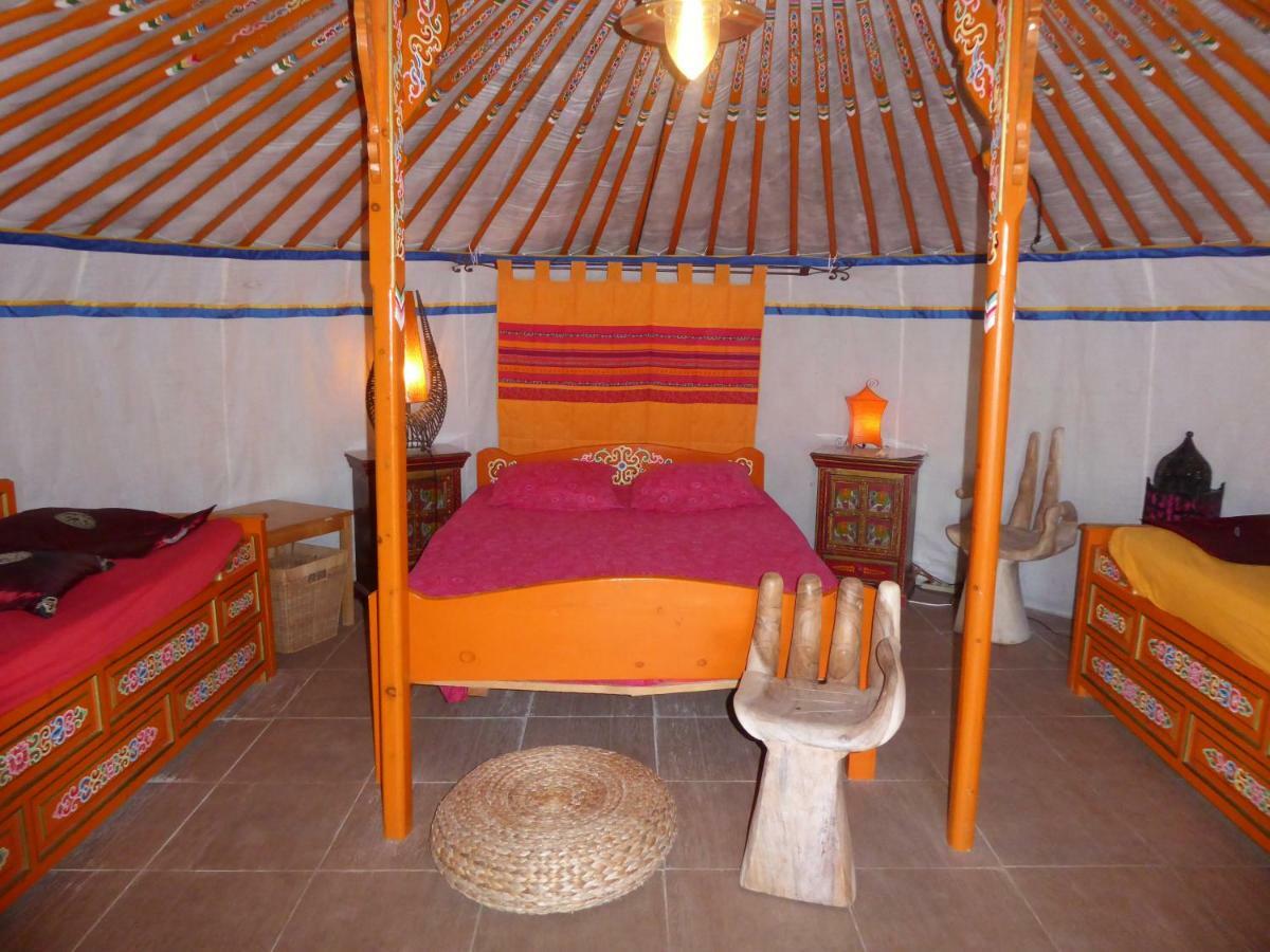 Ferme Saint Pierre Hotel Bargeme Ngoại thất bức ảnh