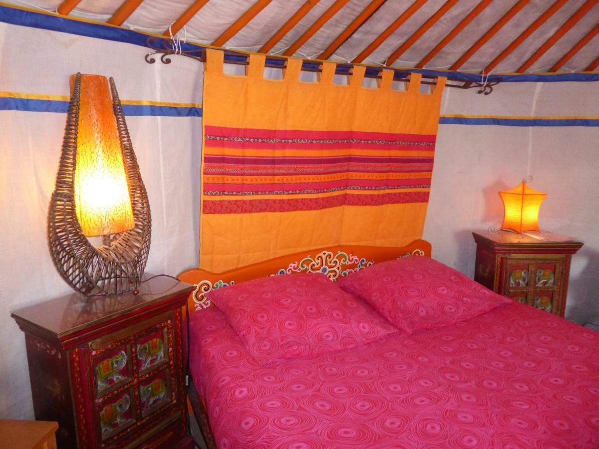 Ferme Saint Pierre Hotel Bargeme Ngoại thất bức ảnh
